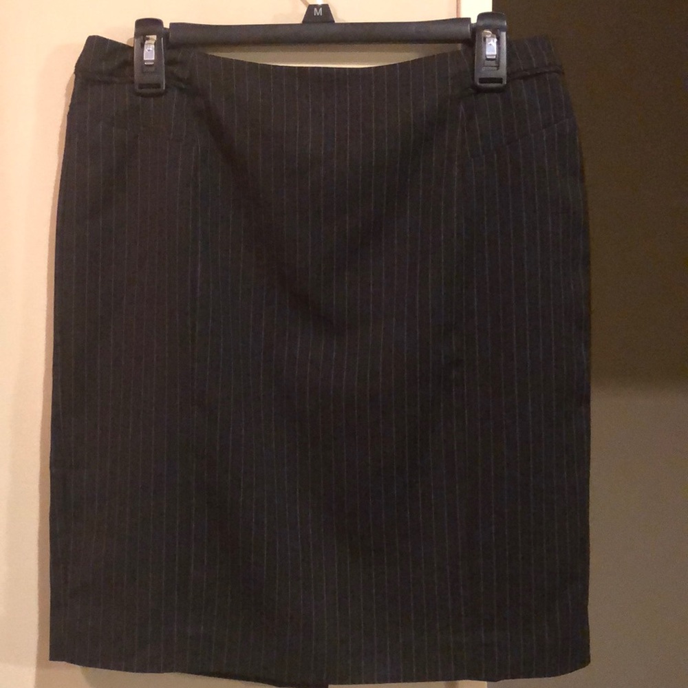 Worthington Petite pin stripe skirt💕